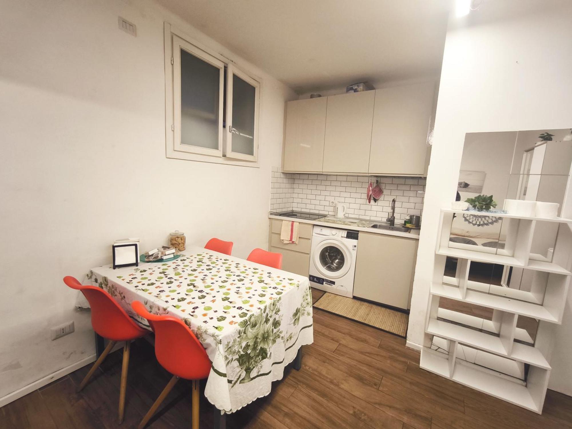 Free Breakfast- Cozy In The Heart Of Lägenhet *
